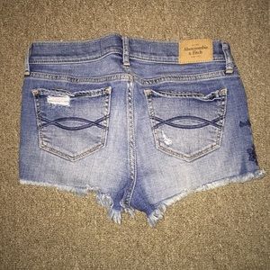 Super cute Abercrombie and Fitch jean shorts!